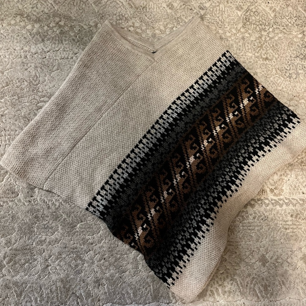 100% Alpaca wool patterned Poncho Boho Peruvian Artisan